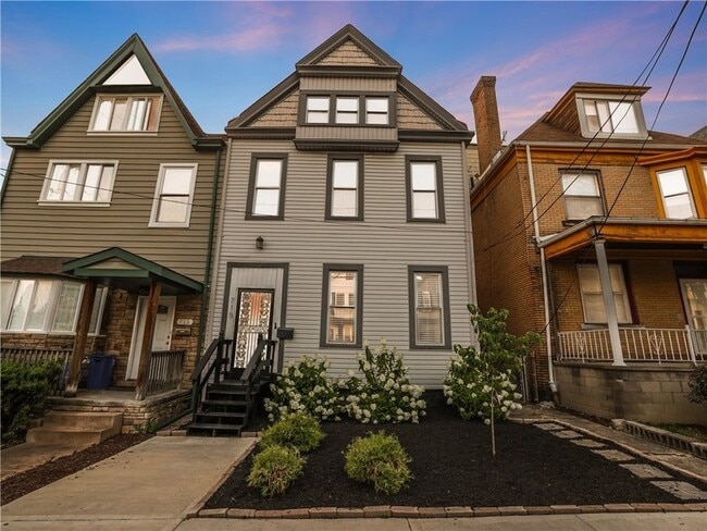 Building Photo - 715 N Beatty St Rental