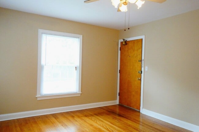 Photo - 8406 Greenwood Ave Unit 1