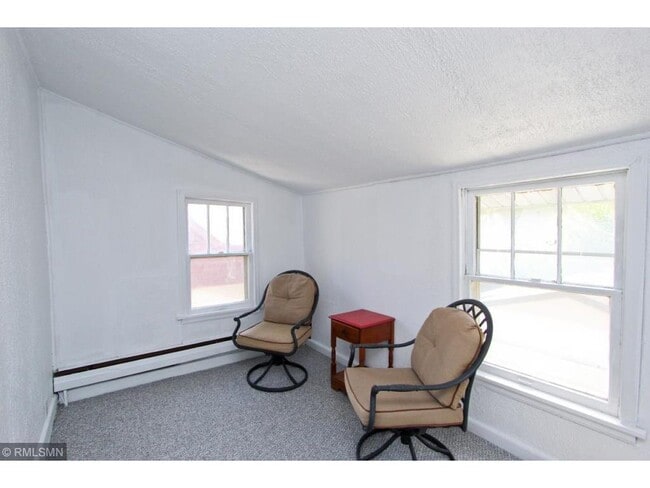 1368 Minnehaha Ave W