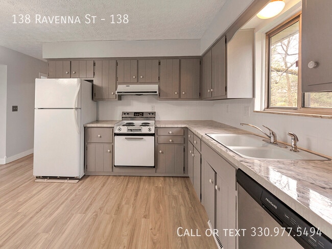 Photo - 138 Ravenna St Unit 138