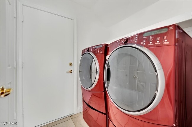 Building Photo - 1860 Autumn Gold Ave