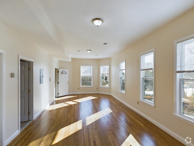 Building Photo - 15 Norfolk St Unit 2 Rental