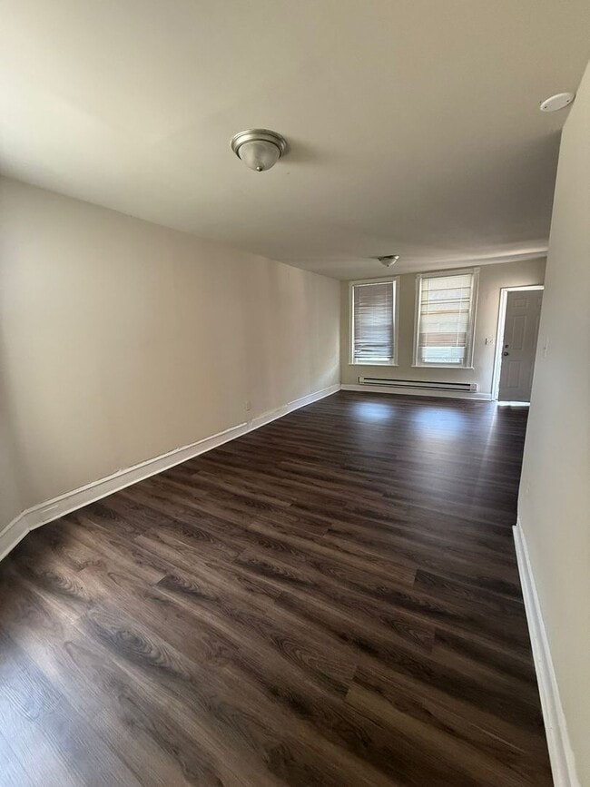 Photo - 3 BED 1.5 BATH HOME FOR RENT.