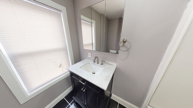 1310 E Fayette St