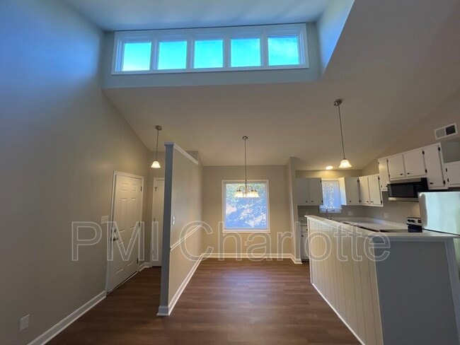 Photo - 4746 NC-73