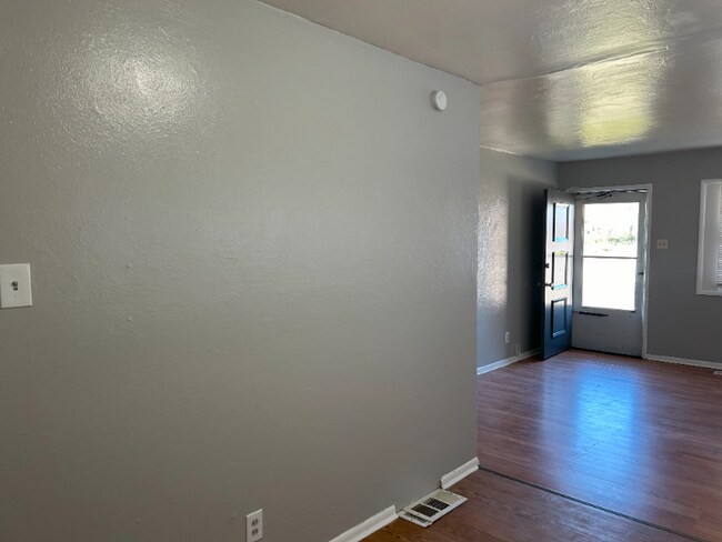 Photo - 352 Shepley Dr