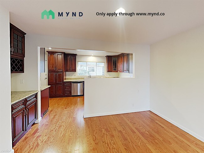 Photo - 4 br, 2 bath House - 867 College Ave