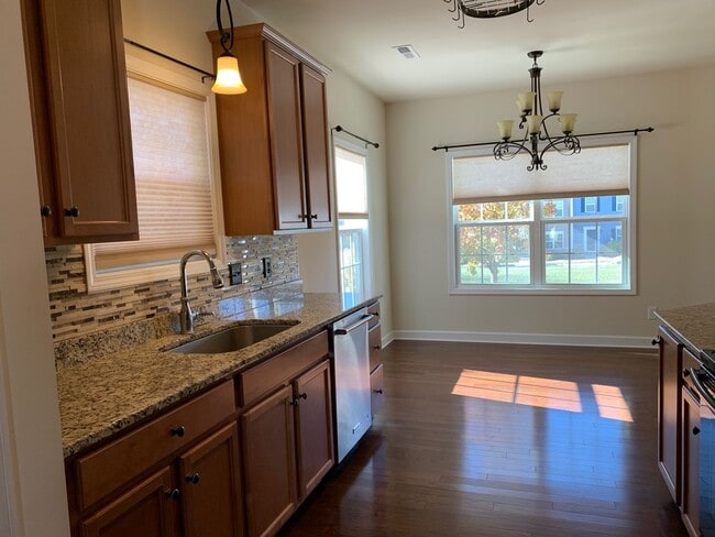 Photo - 215 Phoenix Blvd NW