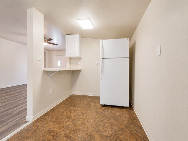 Photo - 524 W 1st Ave