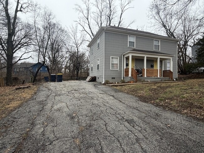 Photo - 1815 E 74 Terrace