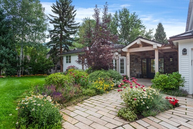 Photo - 1230 Snowbunny Ln