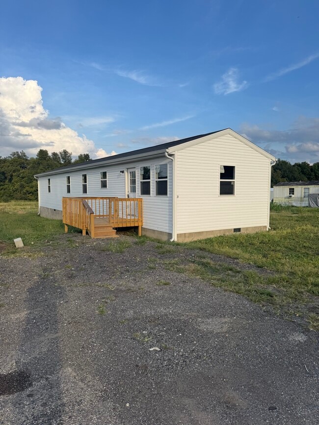 Building Photo - Airfield Acres - Lot 21