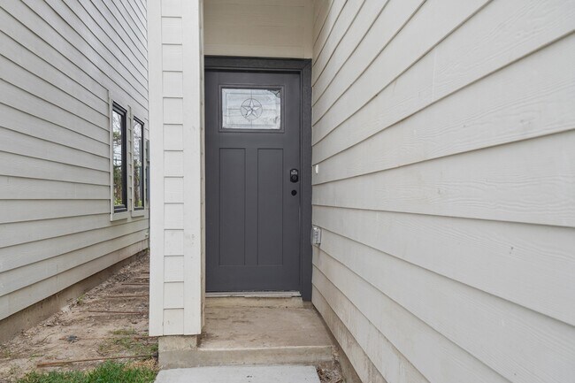 Photo - 2419 Rosewood St