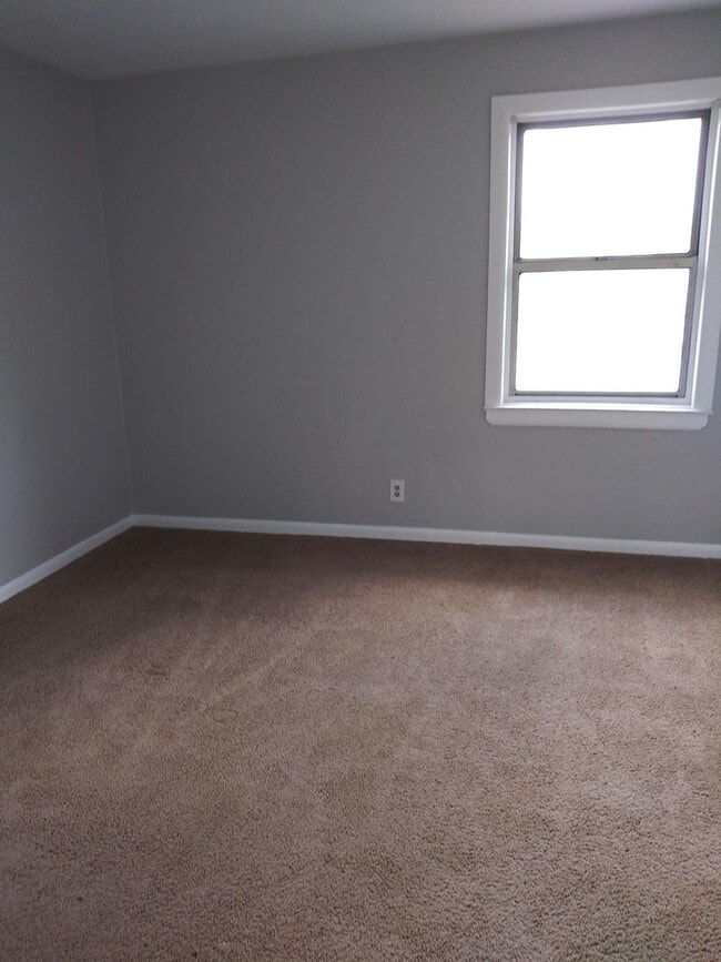 Photo - Netherland Gardens Unit 205 W Post Road E1N