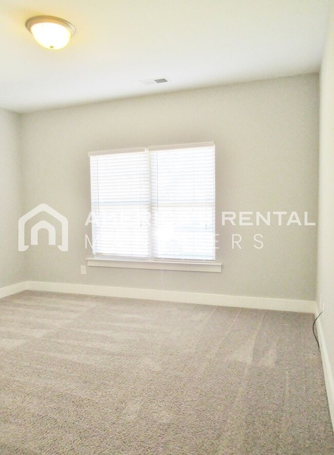 Photo - Spacious Home for rent in Lake Cyrus... Available to View with 48 Hour Notice!!!