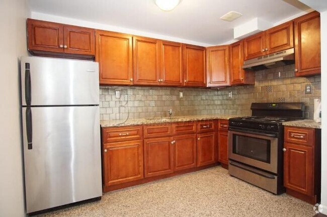 Building Photo - 3 bedroom in BRONX NY 10471 Unit Duplex Rental