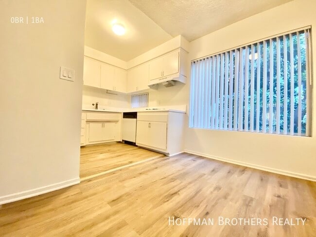 Photo - 1140 N Clark St Unit 207