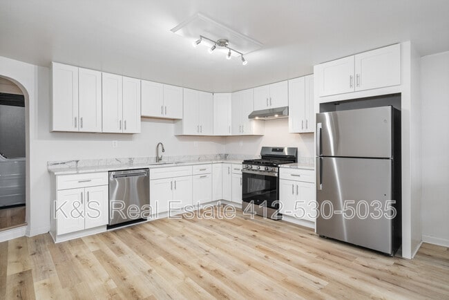 Photo - 2321 Spring St