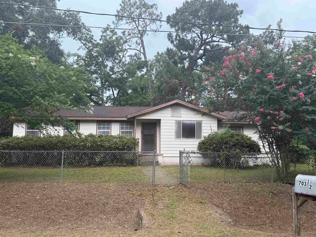 Building Photo - 703 Westway Rd
