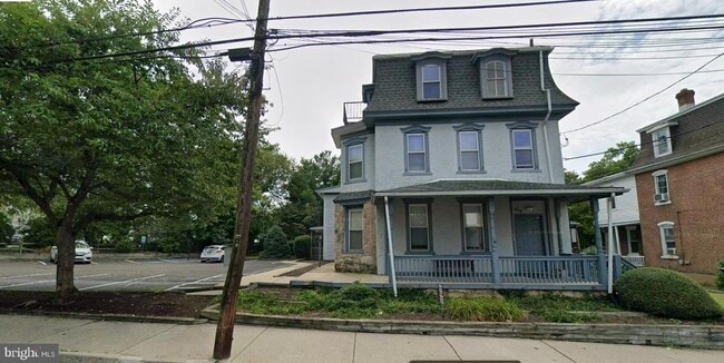 Building Photo - 415 School St Unit 3 Rental