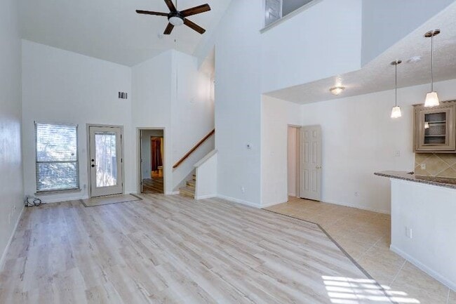 Photo - 10302 Buffum St