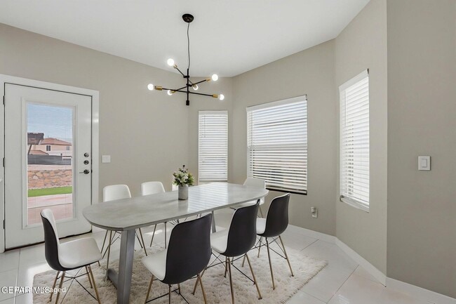 Photo - 151 N Halstead Dr