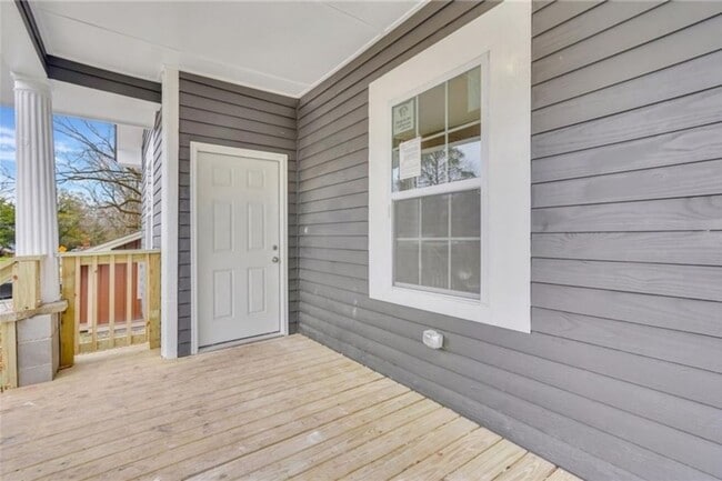 Photo - Live Near It All! 3 Bedroom Home in Midtown Savannah