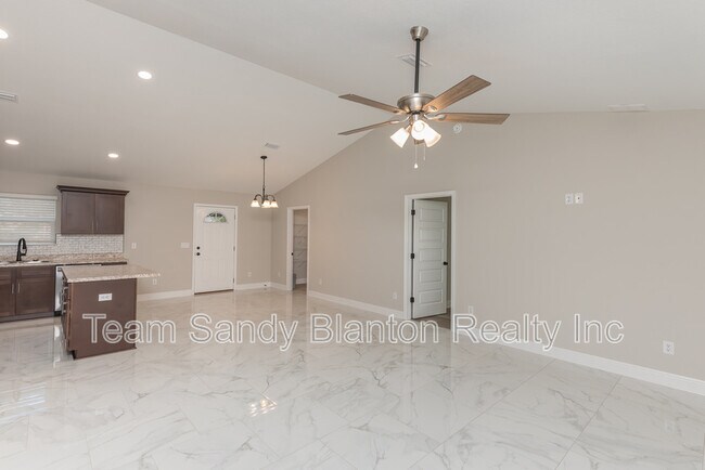 Photo - 8570 Stockdale Ave