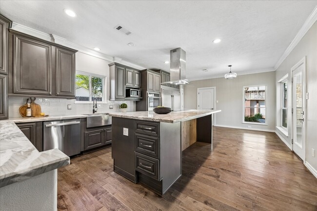 Photo - 1030 Crossroads Dr