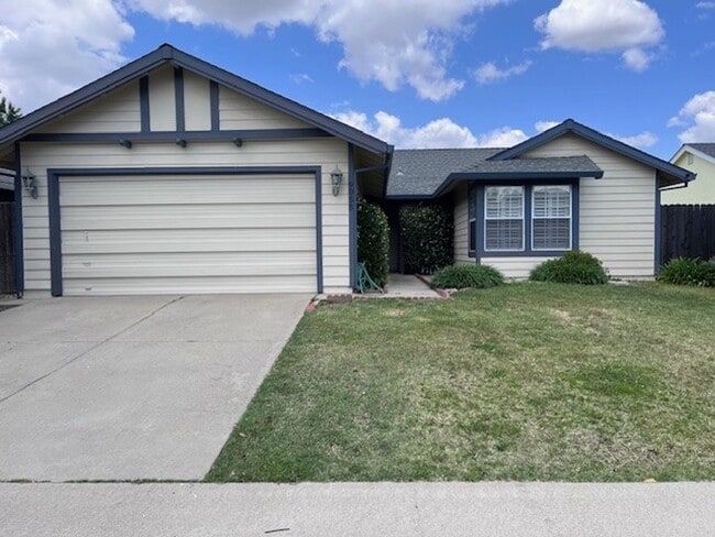 Building Photo - Vineyard home with luxury vinyl plank. Close to schools, shopping and transportation.