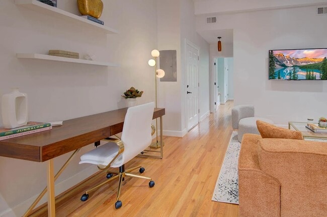 Photo - 208 T St NE