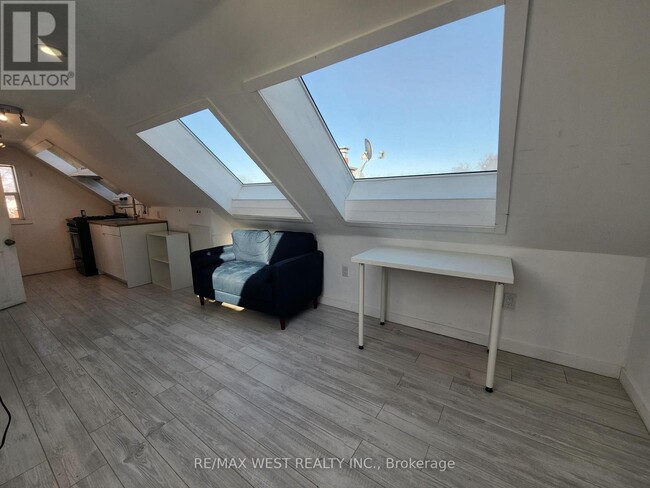 Photo - 32 Pritchard Ave