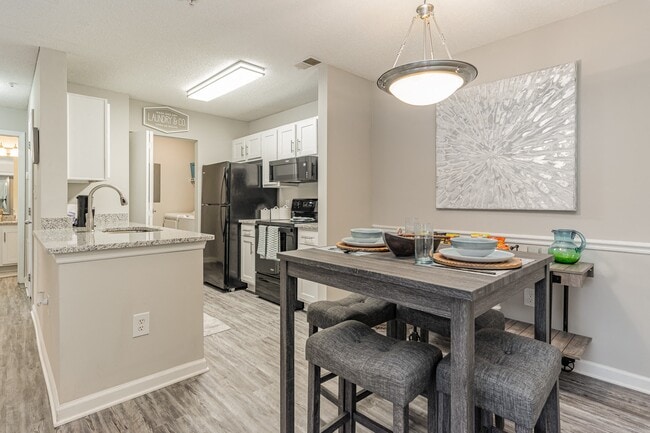 Litchfield Oaks Apartments