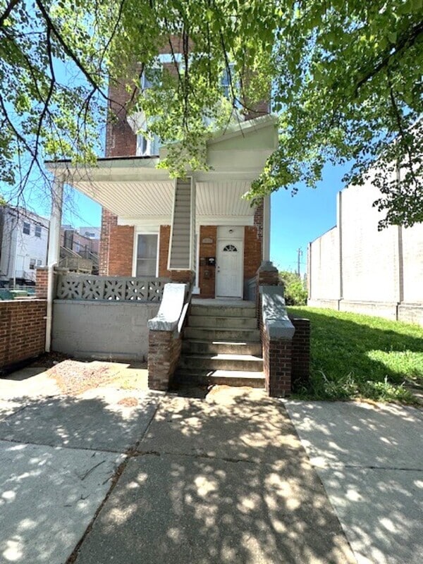 Photo - 2402 Lakeview Ave