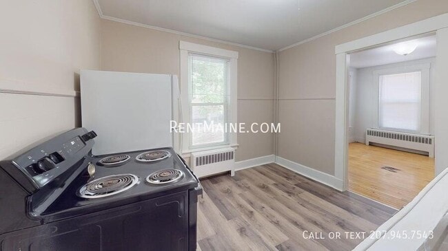 Photo - 145 Essex St Unit B