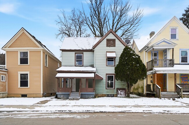 Photo - Four Bedroom House In Dayton!