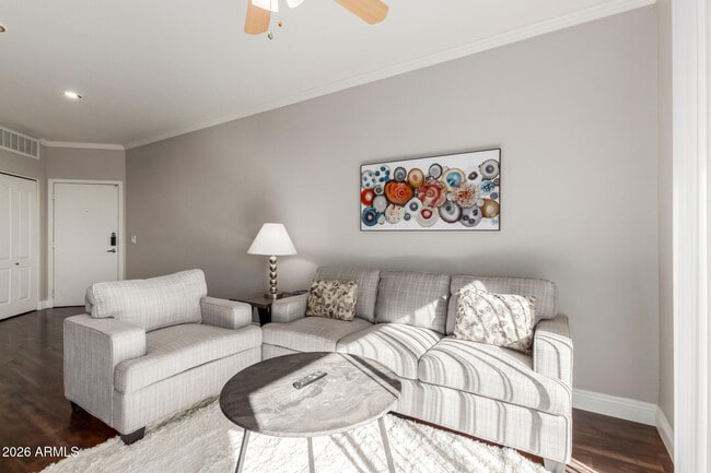 Photo - 1701 E Colter St Unidad 477