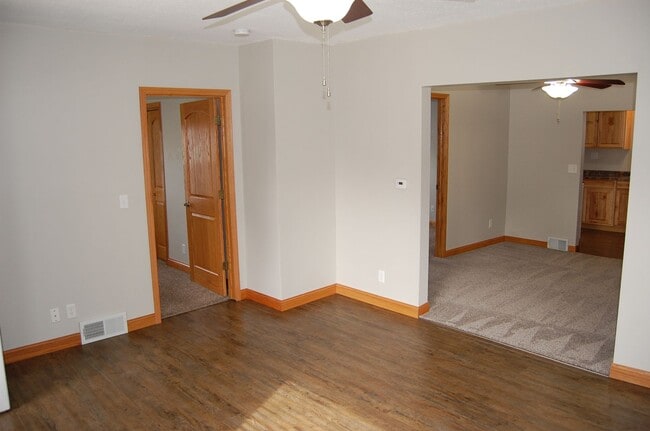 Photo - Cute & clean and close to campus!