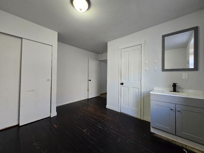 269 NW Chehalis Ave Unit 11