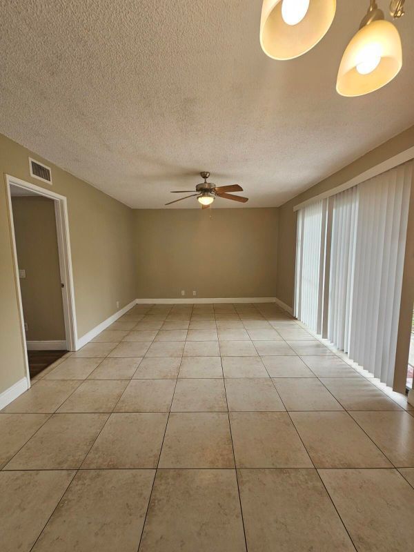 Photo - 1561 Windorah Way Unit a