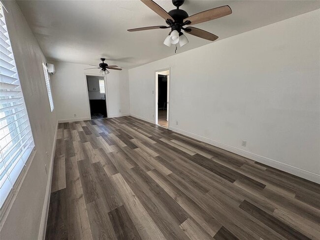 Photo - 1709 Deloney St