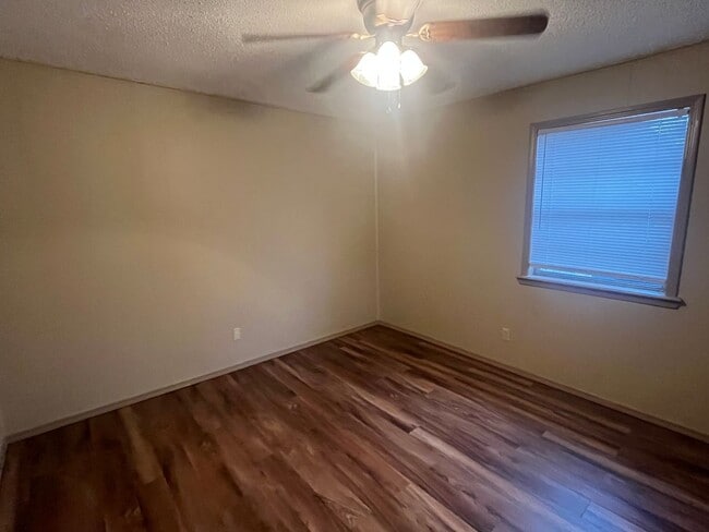 Photo - 702-708 E 11th ST Unit 706