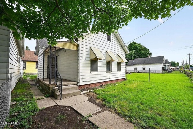 Photo - 2938 Chase St
