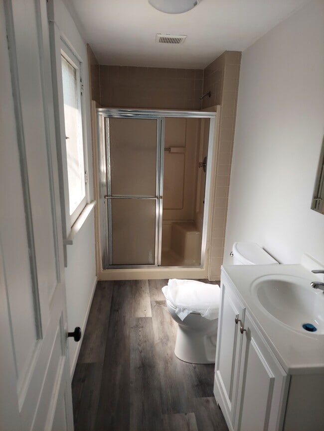 Photo - 145 Boltin St