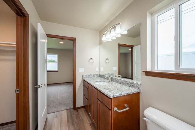 Photo - 3 Bed, 2 Bath house with fully fenced back yard and 2 car garage!