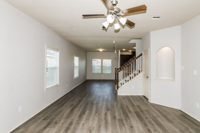 Photo - 19758 Crossfalls Ln