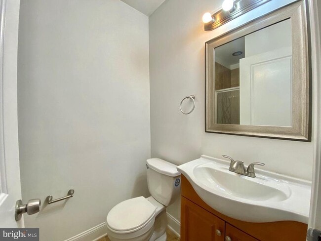 Building Photo - 1419 N 17th St Unit B Rental