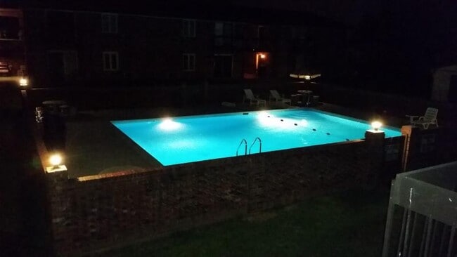 Photo - 240 6th St SW