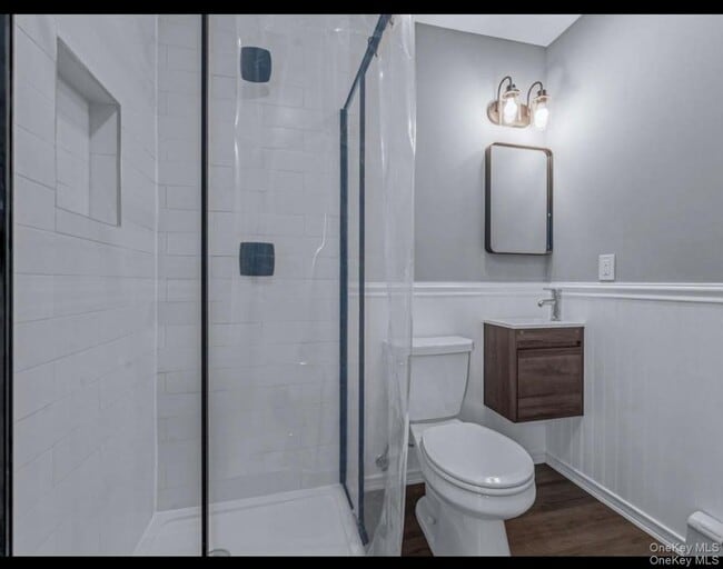 Photo - 6 E Barclay St