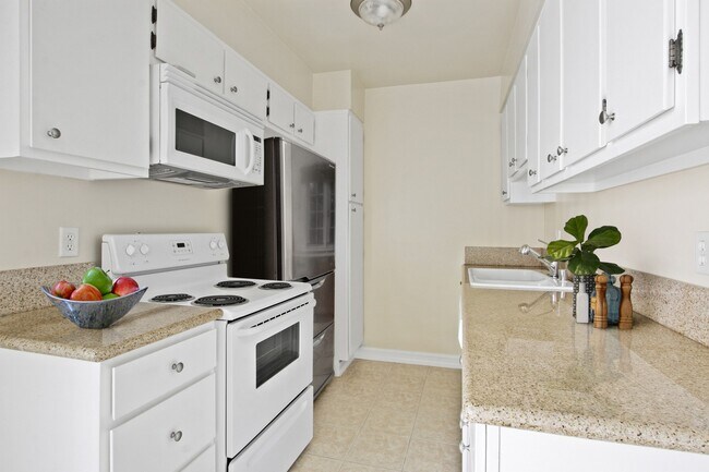 115 Doheny Apartments